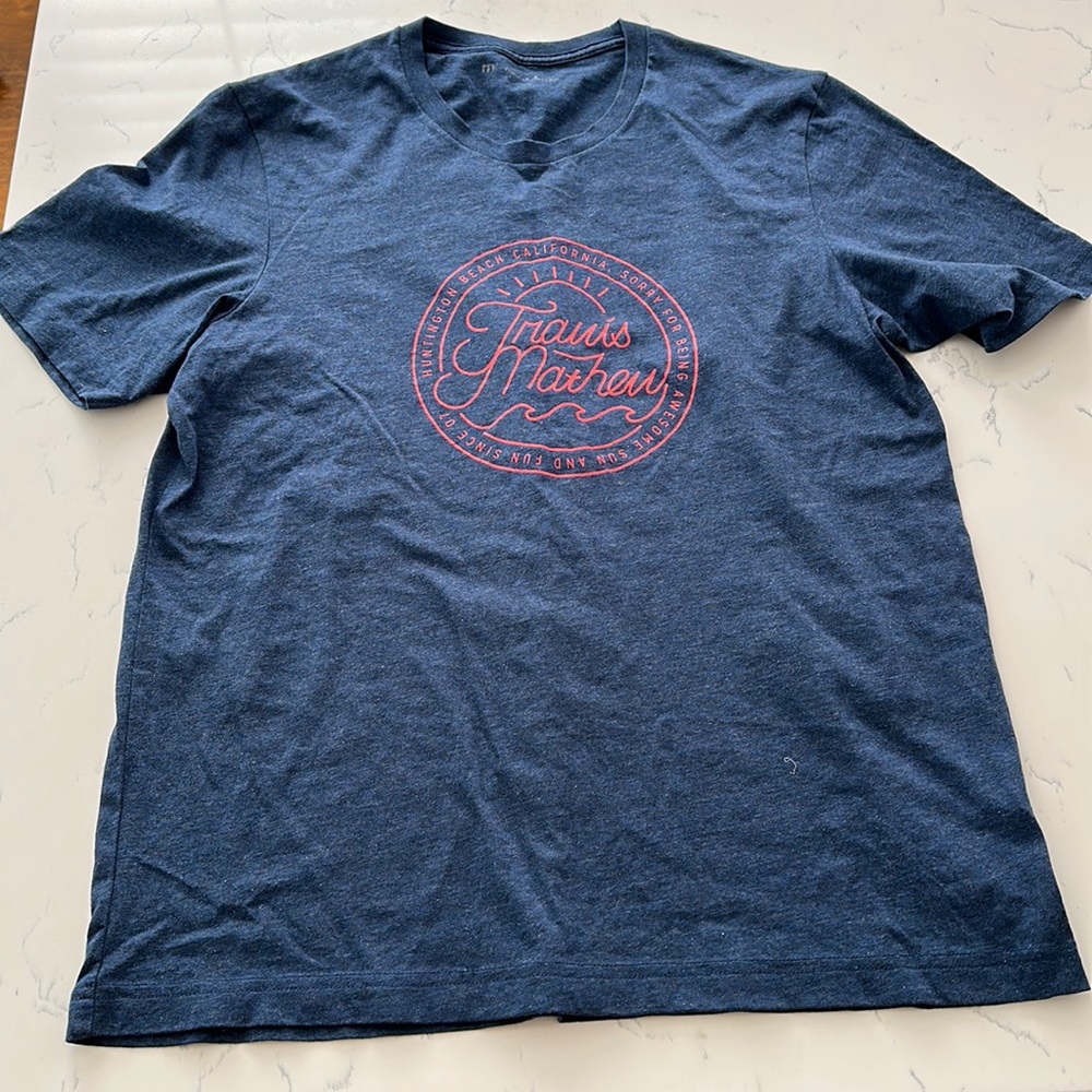 Travis Matthew t shirt